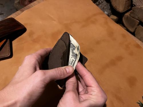 slim curve leather wallet