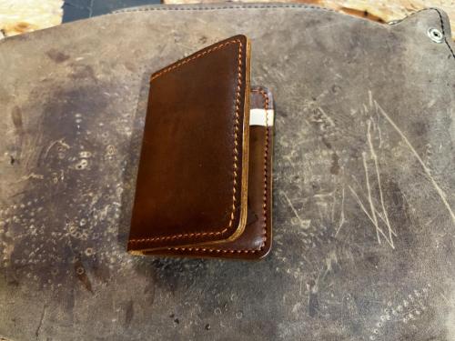 bi-fold portrait leather wallet side